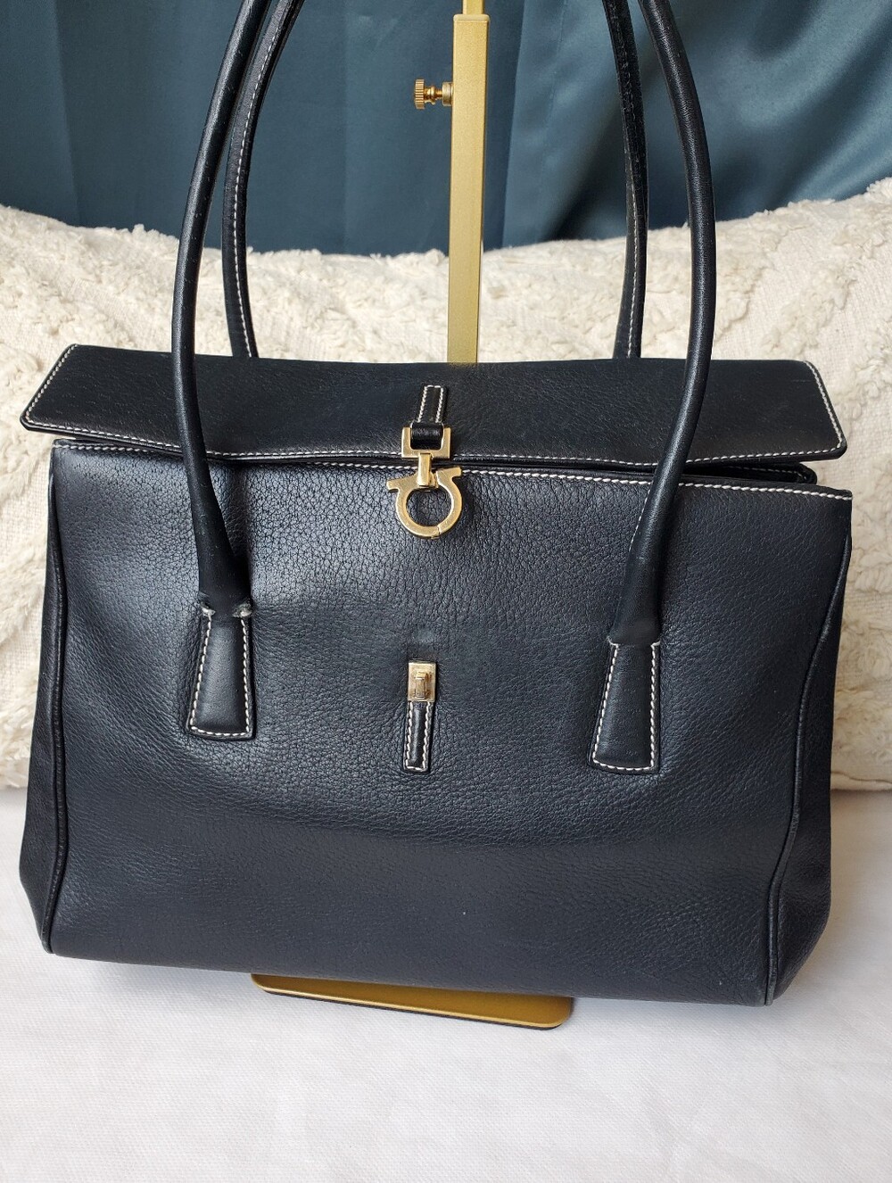 Salvatore Ferragamo Black Leather Bag - Picture 8 of 16